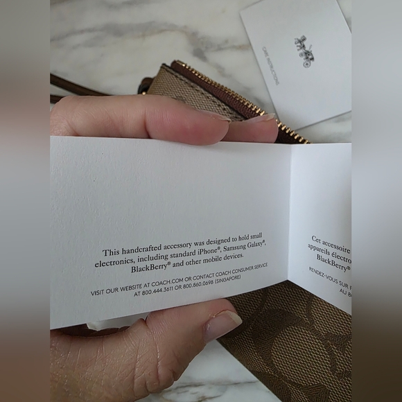 NWT Coach Brown Wristlet - Picture 8 of 9